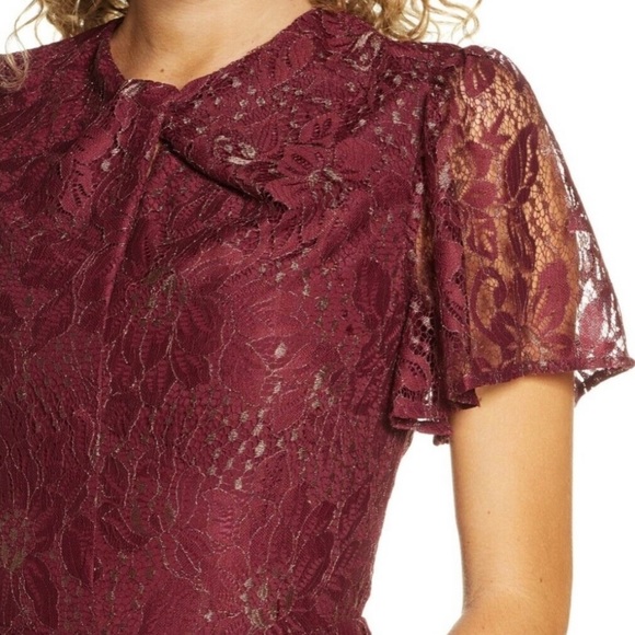 Chelsea28 Red Velvet/Burgundy Metallic Floral Lace Fit & Flare Dress
Size XXS - Picture 5 of 14